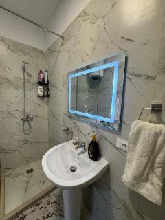 Aron Apartment - Tirana - 1