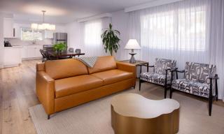 West Beach Inn, a Coast Hotel - 5