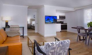 West Beach Inn, a Coast Hotel - 2