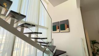 Masdar 2BR Luxe Apt Pool and Quick Airport Access - Abu Dhabi - 6