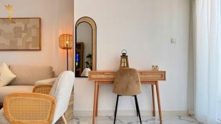 Palm Grove Elegant 2BR Oasis - Abu Dhabi - 1