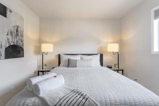 Cheerful Chalet Centrally Located w BBQ Pit - 3