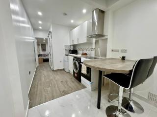 Verb Studio - North London Enfield Self Catering Holiday - work accommodation - Enfield - 6