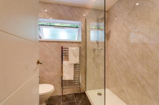 Cozy 4-Bedroom Home for Work Crews - Hosted by La Casa Suites - 3