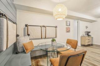 El Sereno Bungalow Pet-Friendly Ivywild Flat - 1