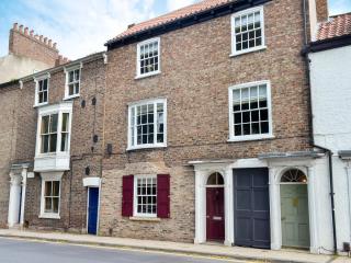 Oxtobys Upstairs - York - 9