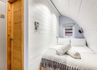 Peacock Lake Glamping - East Bridgford - 2