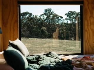 Designer Private Off Grid Cabin with Lake Access - Esti - 1