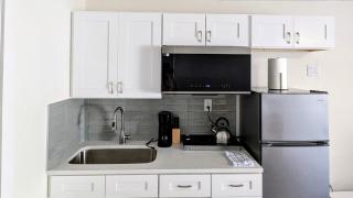 Sunny Retreat Unit 3 Studio - Clearwater Beach - 9
