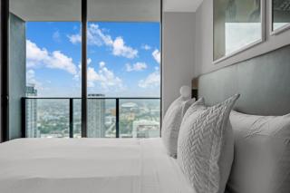 Stunning 1BR with Breathtaking Views on the 50th floor - 4