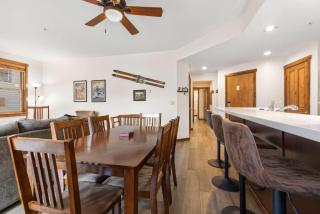 Breckenridge Townhome with Pool & Hot Tub - 8