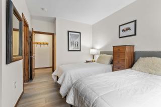 Breckenridge Townhome with Pool & Hot Tub - 1