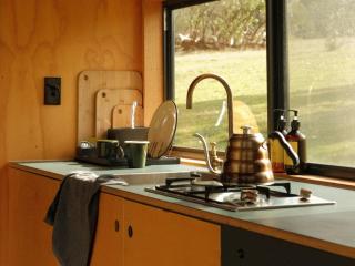 Cosy Off-Grid Cabin with Lake View - Galeb - 9