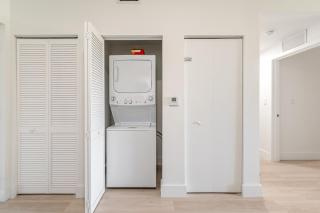 New 2br 2bath 5 mins from beach 15 mins airport - 3