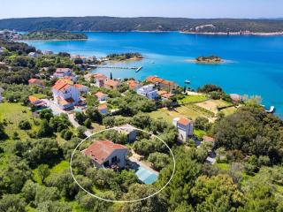 Beachfront holiday home with stunning views - Supetarska Draga - 2