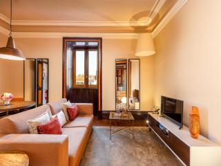 Charming Apartment with Balcony in Porto - Oporto - 0