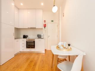 Charming 1-Bedroom Apartment in Oporto - Porto - 2
