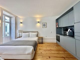 Cozy Porto studio with balcony - Porto - 8