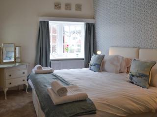 Esplanade Crescent - Scarborough - 5
