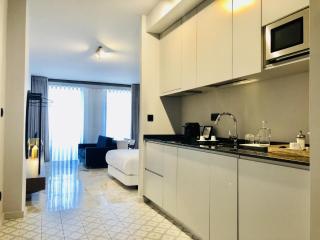 Bright and Spacious apartment in Porto - Oporto - 8