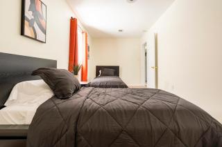 2BR Stay for Crews & Families - Elizabeth - 8