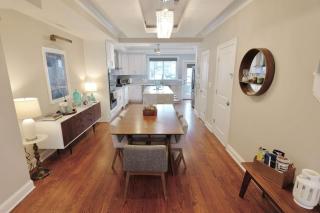 Stroll to The Hip Strip From Shaw Basement Suite - 1