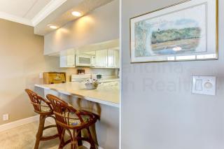 Oceanview Condo w Deck - 1