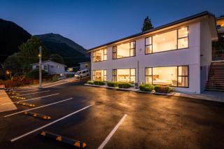 Luxe Suites & Apartments - Queenstown - 6
