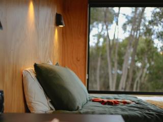 Off-Grid Cabin Deep in Nature - Pet Friendly - Ava - - 7