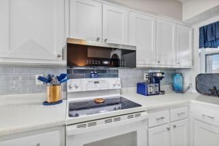 Coral Sands Beautiful Condominium - 2