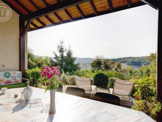 Gîte familial tout confort avec jardin, salle de jeux, garage et terrasse, près de Saint-Étienne - FR-1-496-204 - Saint-Christo-en-Jarez - 2