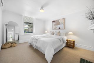 Parkside Pool Retreat - 3BR, Parking, Wi-Fi - 8