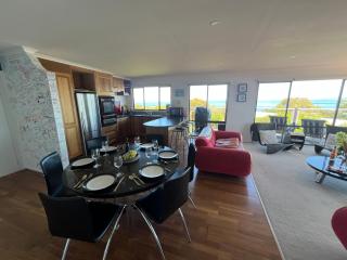 Aperture - 3-bedrooms house with Stunning Views framing your Escape! - 3