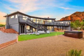 Stunning Red Rock Views with Hot Tub Theater Game Room - 5