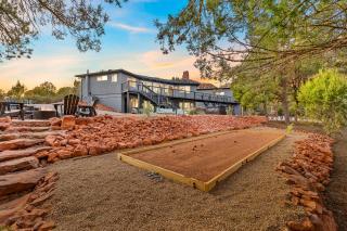 Stunning Red Rock Views with Hot Tub Theater Game Room - 3