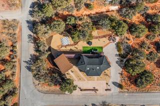 Stunning Red Rock Views with Hot Tub Theater Game Room - 2