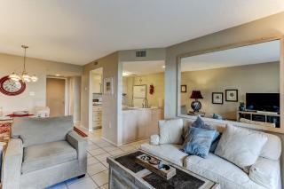 Beach Steps Away Condo - Fernandina Beach - 7