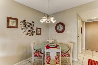 Beach Steps Away Condo - Fernandina Beach - 2