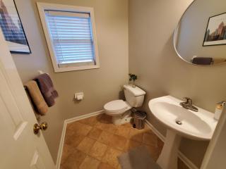 Spacious 2 Story 4-5 Bdms 3 Baths Near Stadiums - 3