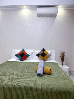 Уютная квартира рядом с Rixos - Almaty - 0