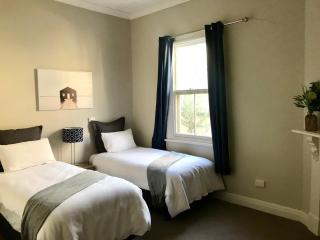 Ava on Fox Central entire residence - Wagga Wagga - 2