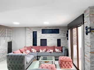 Villa Familiar privada, 5 dormitorios, Altos del rio - San Antonio - 8