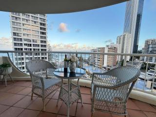Moroccan Beachfront 2bdr-Apt in Surfers Paradise - Gold Coast - 5