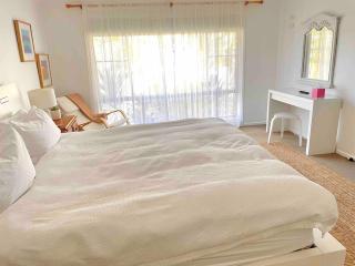 Rainbow House at Mullaway Beach - Arrawarra - 7