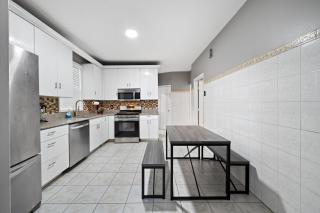 Grand Home w 10 Beds Close to NYC EWR - Bayonne - 1