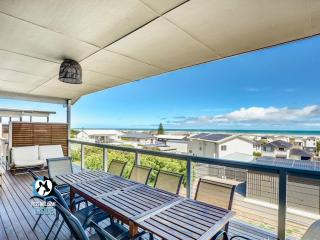 Ultimate in Middleton Coastal Style with Views Sleeps 10 - Middleton - 8