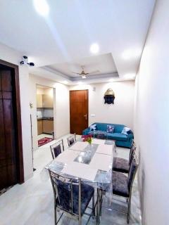 Jasmine Room Comfy Stay Couples & Family Friendly Close to Saket Metro station - New Delhi - 8