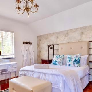 84 Milkwood Drive with Solar Energy - Knysna - 3