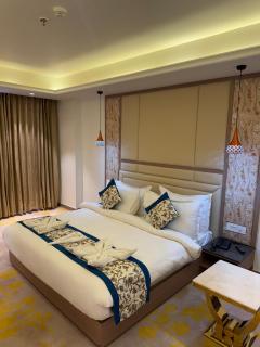 One Farrer Hotels And Resorts - Meerut - 6