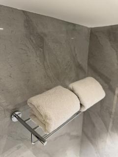 One Farrer Hotels And Resorts - Meerut - 3